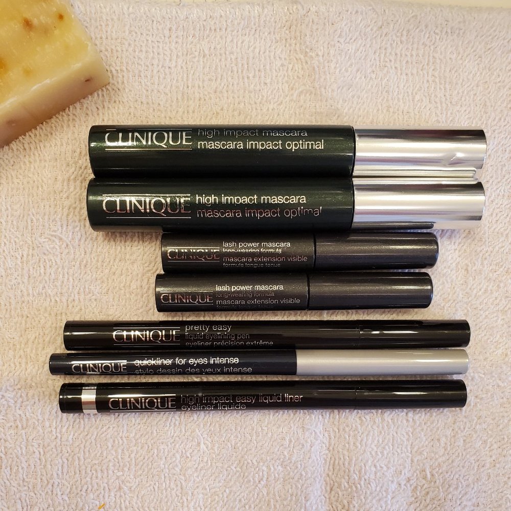 > Clinique mascara and eyeliner set